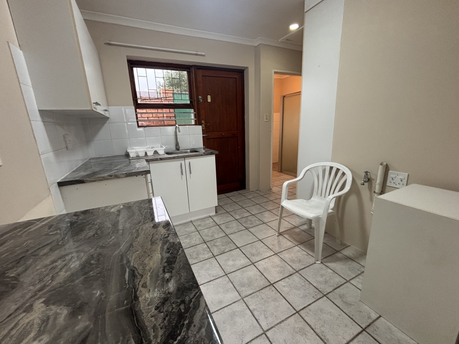 To Let 1 Bedroom Property for Rent in Fernglen Eastern Cape